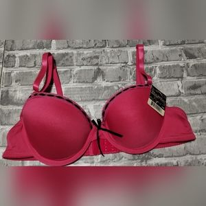 NWT MaMia 34B Pink with black outline around‎ cup Bra.